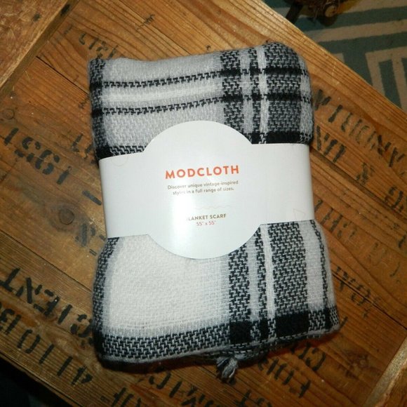 Modcloth Accessories - Modcloth Blanket Scarf 55"x55" Black/White/Gray